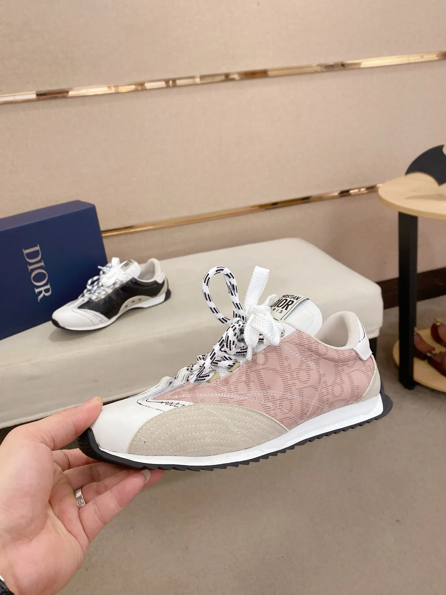 Men's shoes💰: 500💰Couple style💏 [Dior·Dior] New casual sports style men's shoes, new spring and summer design, perfect workmanship, lace-up lazy style to create wardrobe quality, upper: imported first-layer cowhide, mesh breathable lining soft and comfortable, ultra-light TPU wear-resistant outsole, simple, versatile fashion men's shoes, excellent color code number 35--44. (45,46 customized items are not returnable or exchangeable)